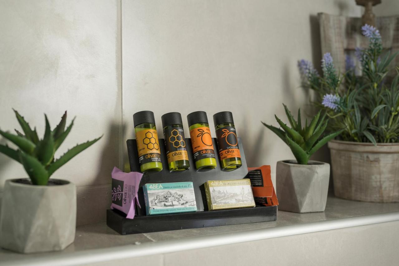 Floral Beach Apt With Lux Extras & Special Treats Kolimvárion Luaran gambar
